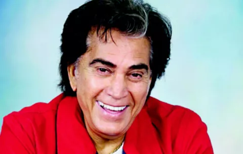 'El Puma' se disgusta durante promoción de su disco