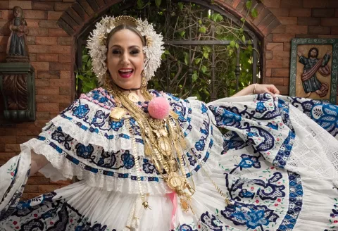 Elena Llorach, entre 'A lo Panameño y sus 'Tipi-tips'