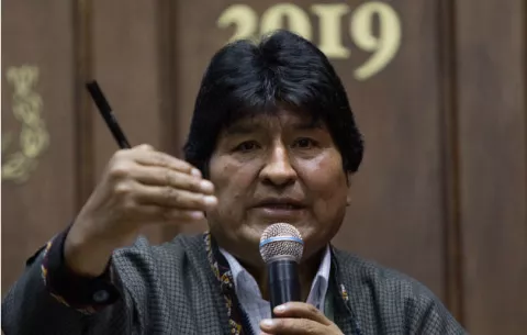 Morales deja de hospedarse en campo militar y recibir manutención de México