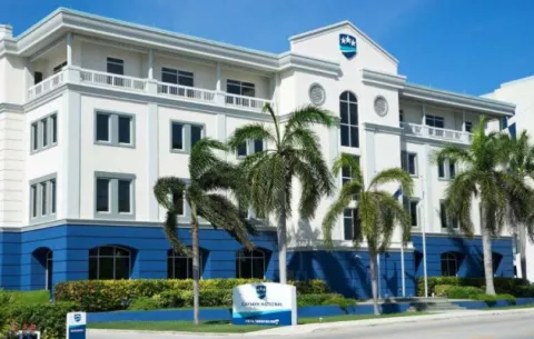Hackean Banco Nacional de Islas Caimán y empiezan a filtrar datos confidenciales de clientes