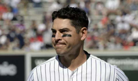 Yanquis dan de baja a Jacoby Ellsbury debiéndole una millonada