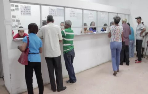 Jubilados y pensionados recibirán bono de $100 desde mañana