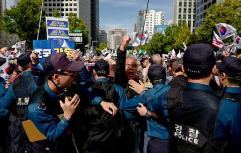 Privilegios de la élite política indignan a los surcoreanos