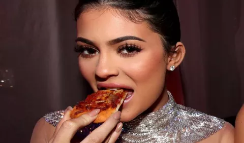 Kylie Jenner vende el 50% de su empresa