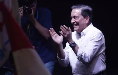 Presidente Laurentino Cotizo recibe a detractores de las reformas constitucionales
