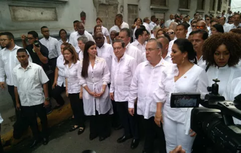 Conmemoran el Día de los Difuntos con romería en el cementerio Amador