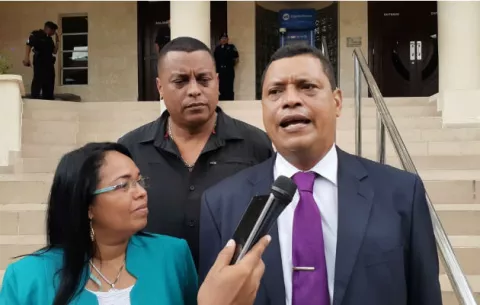 Presentan denuncia contra el diputado Luis Ernesto Carles tras filtraciones de los Varelaleaks