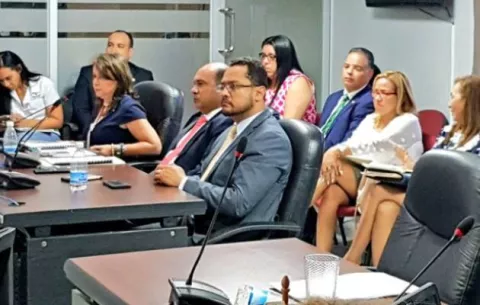 Comisión de Presupuesto aprueba traslado de partida para el Meduca por 27 millones de dólares