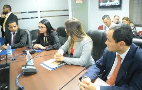 Programas de Ángel Guardián y 120 a los 65 ya tienen fondo para los pagos