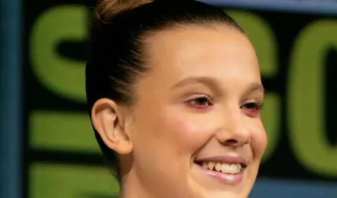 A Millie Bobby Brown le resulta difícil elegir un atuendopara las alfombras rojas