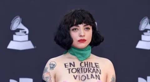 Mon Laferte y su mensaje contundente por la mujeres asesinadas en Chile