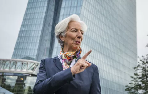 Mujeres escasean en los bancos centrales