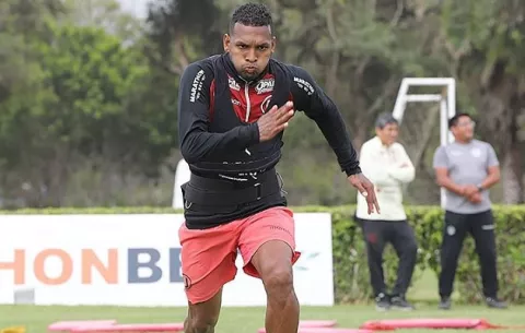 Negrito Quintero advierte a Universitario: 'Tengo otras ofertas y espero que la U haga su propuesta'