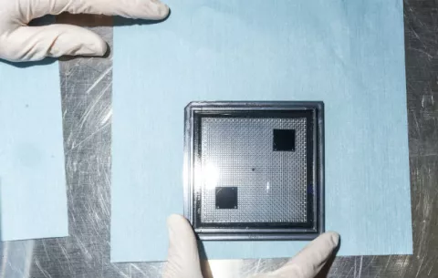 Experimentan con nanotubos de carbono para lograr el negro más negro