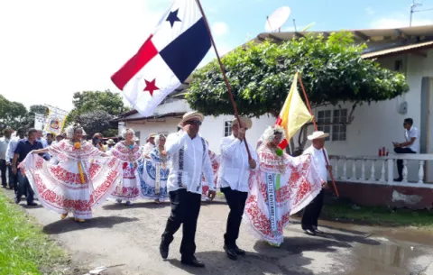 Pocrieños celebran con actos cívicos y lucidos desfiles sus fiestas patrias