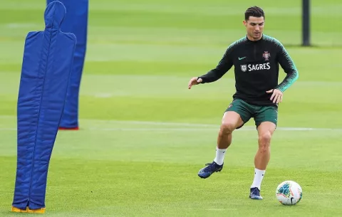 Cristiano Ronaldo entrena con normalidad y deja claro que no está lesionado