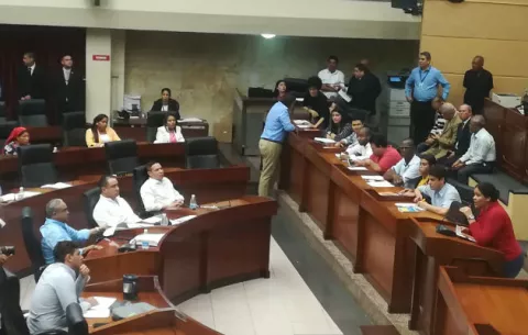 Segunda jornada de diálogo sobre las reformas constitucionales continúa hoy en la Asamblea