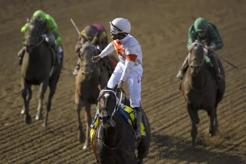 Panameño Ricardo Santana Jr. ganó carrera de $2 millones montando a Mitole