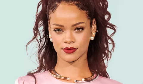 Rihanna pide disculpas a su familia