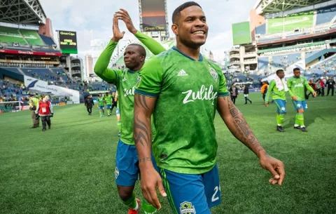 Román Torres confirma, con mucha tristeza, su marcha del Sounders