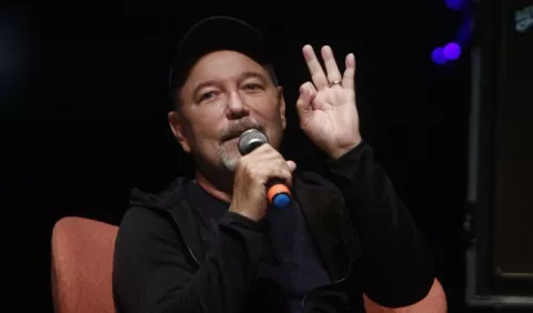 Rubén Blades planea escribir un libro, anunció en Medellín