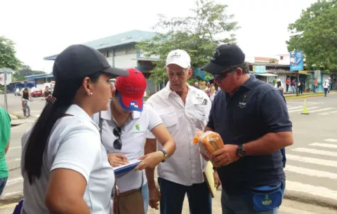 Minsa impone 215 sanciones a manipuladores de alimentos durante los desfiles patrios