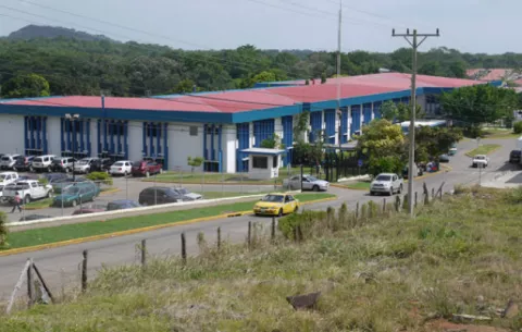 Adoptan plan de contingencia por suspensión del servicio de urgencia en la Policlínica Santiago Barraza