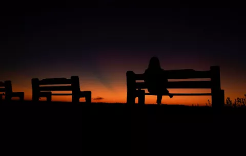 Estar a solas no es malo, pero sentirse en soledad sí