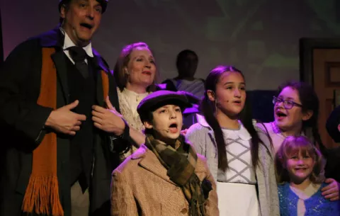 Broadway se abre paso a la inclusión con un Tiny Tim más auténtico 