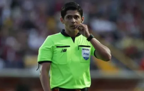 Árbitro tico dirigirá el partido entre Panamá y México