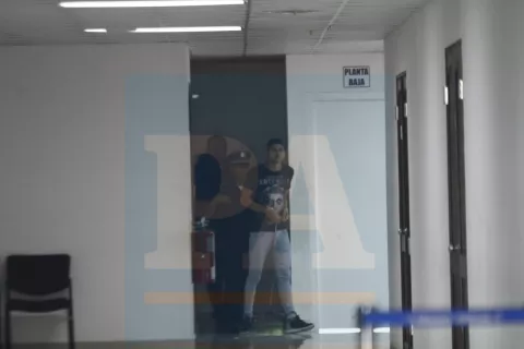 'Toca nalgas' cumplirá arresto domiciliario y prohibición de uso de redes sociales