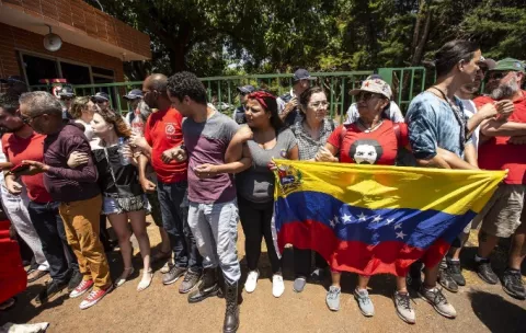 Delincuentes tratan de colarse entre los refugiados