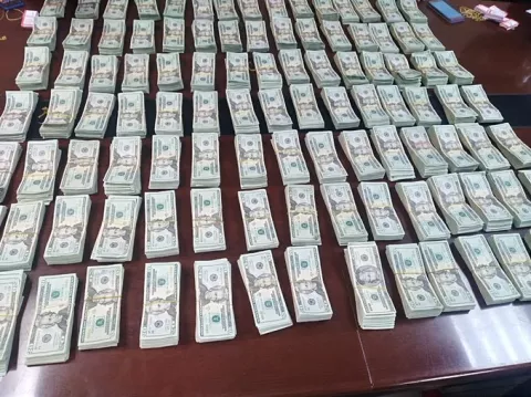 Policía se incauta de 1.5 millones de dólares en operativo en la Vía España