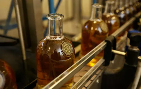 Guerras comerciales golpean al whiskey escocés