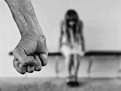 Taxista pagará 33 años de prisión por abusar sexualmente de sus pasajeras