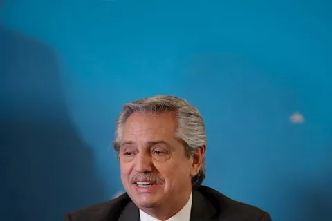 Alberto Fernández promete inminentes medidas para reactivar la economía argentina