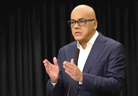 El Gobierno de Nicolás Maduro dice que desarmó un plan "terrorista" de la oposición