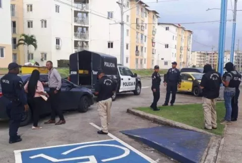 Hombre de 20 años recibe tres tiros en Altos de Los Lagos, Colón