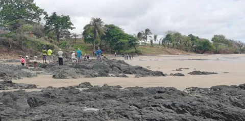 Un grupo de turistas encuentran un cuerpo flotando cerca a Isla Iguana