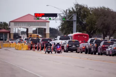 Detienen a un sospechoso armado en la base aeronaval de Corpus Christi en Texas