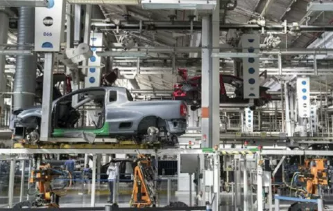 Producción de automóviles baja en Brasil 