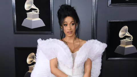 Cardi B defiende a su esposo