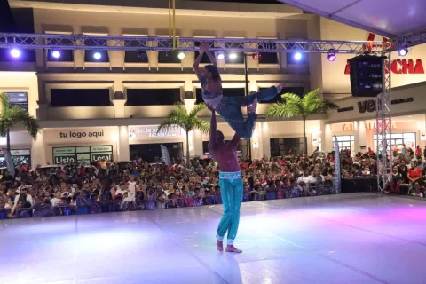 Ballet Nacional cautivó a moradores de  Juan Díaz  con el clásico 'El Cascanueces'