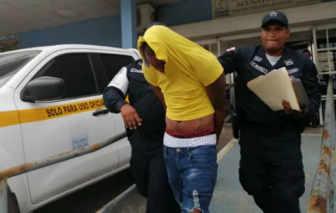 A hijo de magistrado le cambian detención preventiva por prisión domiciliaria 