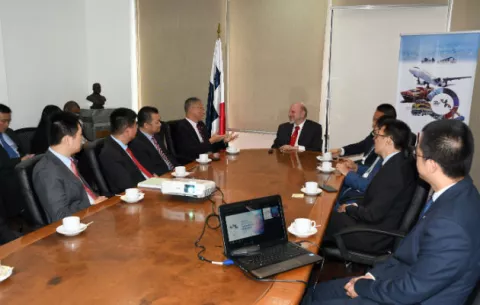 China busca más presencia en la Zona Libre de Colón para conectarse con la región