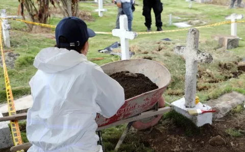 Movimientos ciudadanos piden proteger 16 zonas de Colombia por posibles fosas de "falsos positivos"