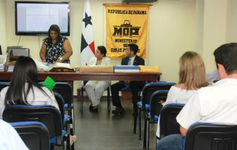 Siete empresas participan en licitación para costanera hacia Panamá Oeste