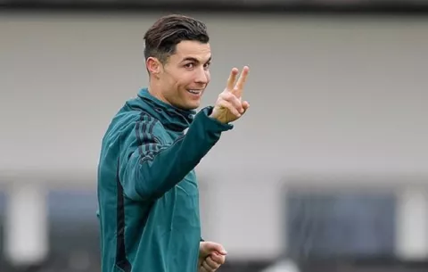 Cristiano quiere actuar en una película y terminar sus estudios cuando se retire