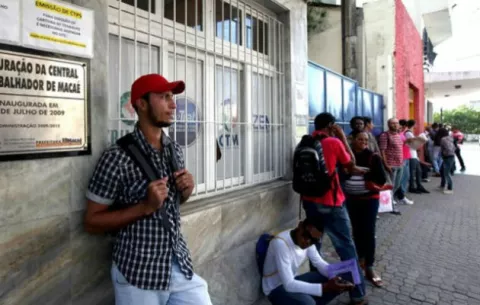 Desempleo en Brasil cae al menor nivel de 2019, pero aún afecta 11.9 millones de personas