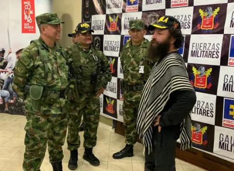 Liberan a 2 comerciantes que estaban secuestrados por ELN en oeste colombiano